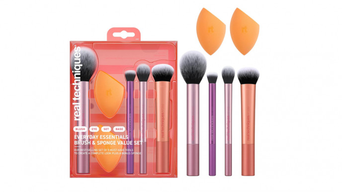 Real Techniques Everyday Essentials + 2 Makeup Sponge Kit £8.89 @ Amazon