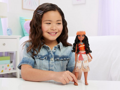 Disney Moana Posable Fashion Doll £6.99