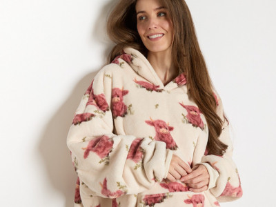 Harry The Highland Cow Hoodie Blanket